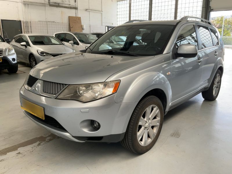Mitsubishi Outlander 2.4 Mivec Instyle