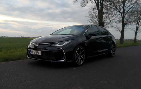 Toyota Corolla Grzane fotele x4