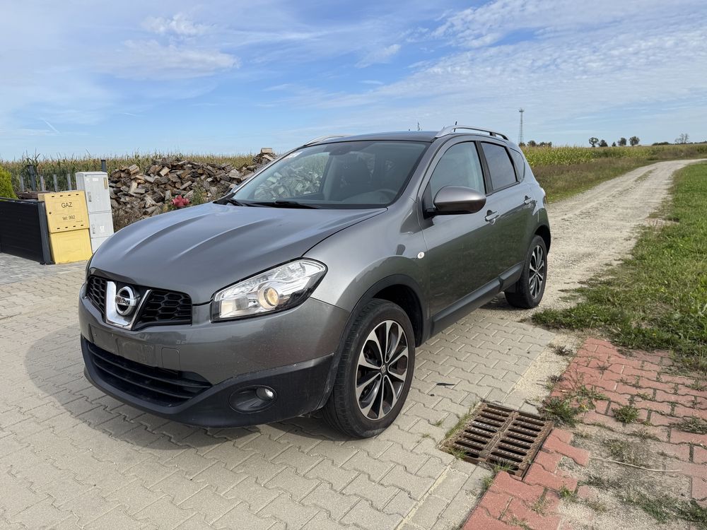 NissanQashqaiStanIdealnyNiskiPrzebiegSzklanyDachKameraNoweOponyNiskieSpalanie