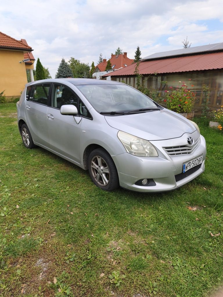Toyota Verso 6-speed panoramic