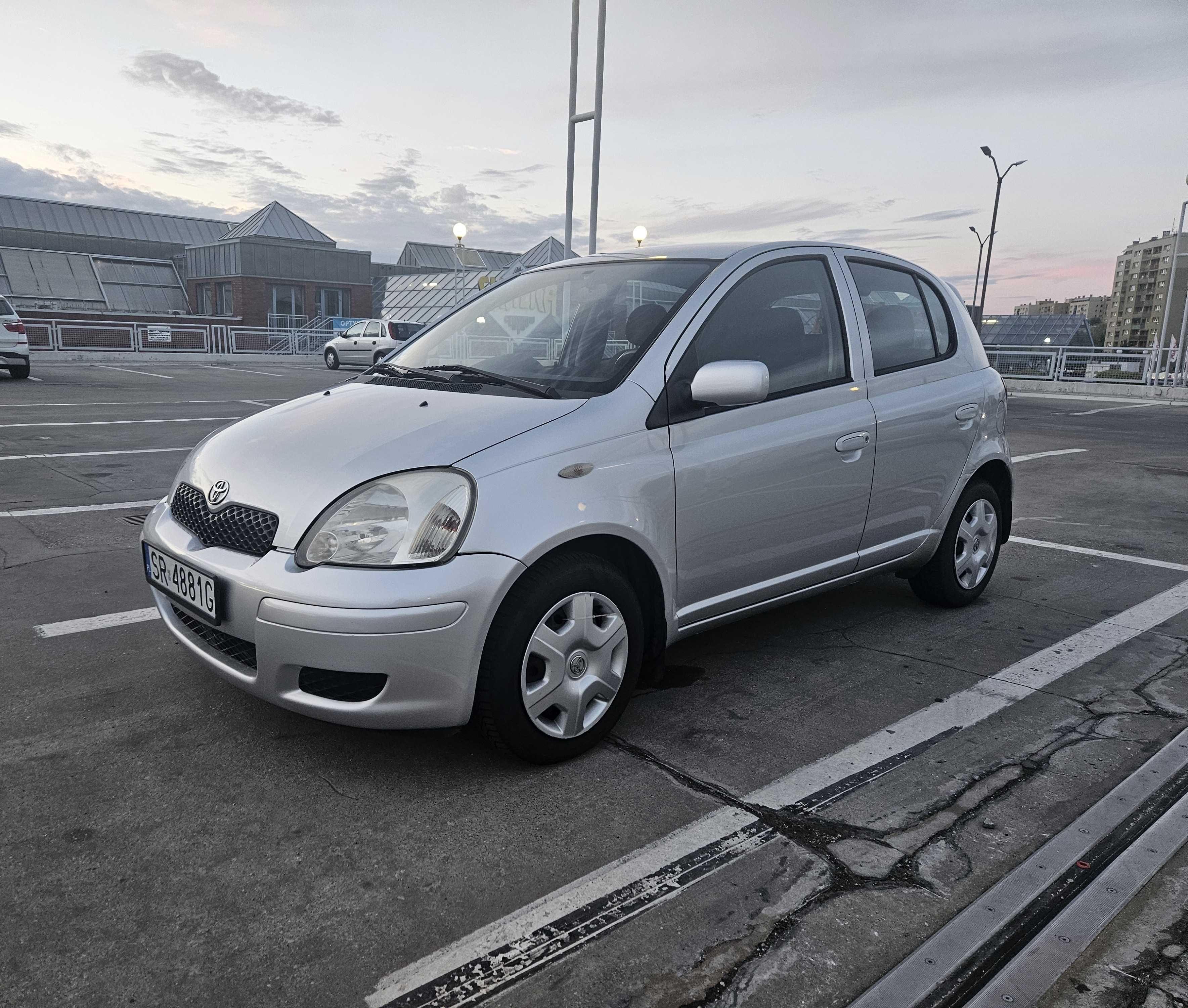 Toyota Yaris, first registration 2005, VVT-i 1.3 engine, 86 KM, 5-door, first owner in Poland, silver metallic