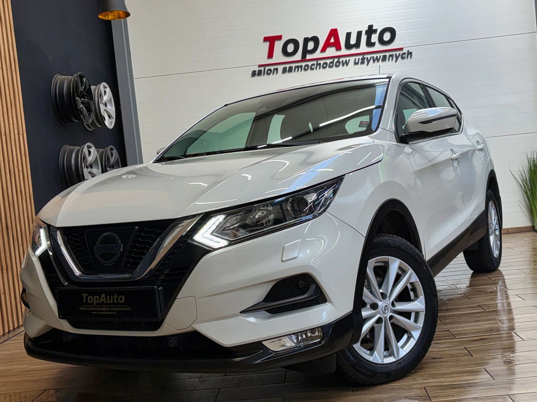 Nissan Qashqai LIFT * 1.6 * NAVI * kamera *MANUAL* zarejestrowany * BEZWYPADKOWY *