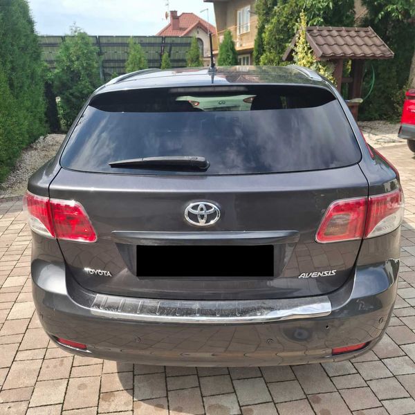 Toyota Avensis 2010