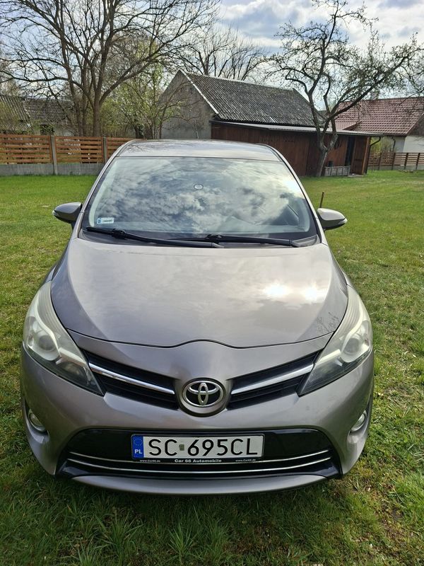 Piękna Toyota Verso