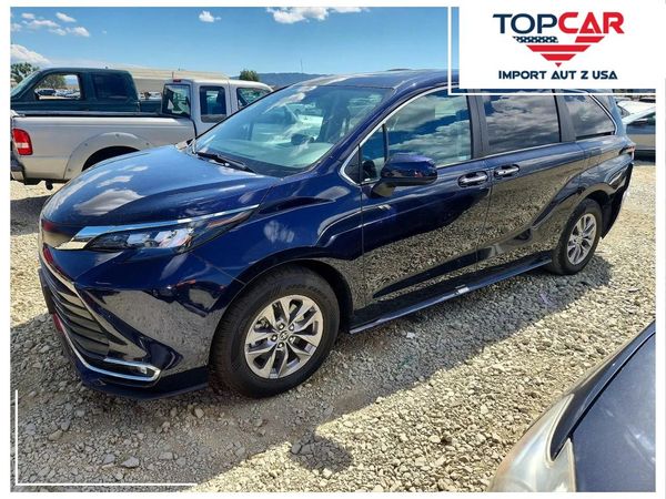 Toyota Sienna 2.7 Petrol 2024