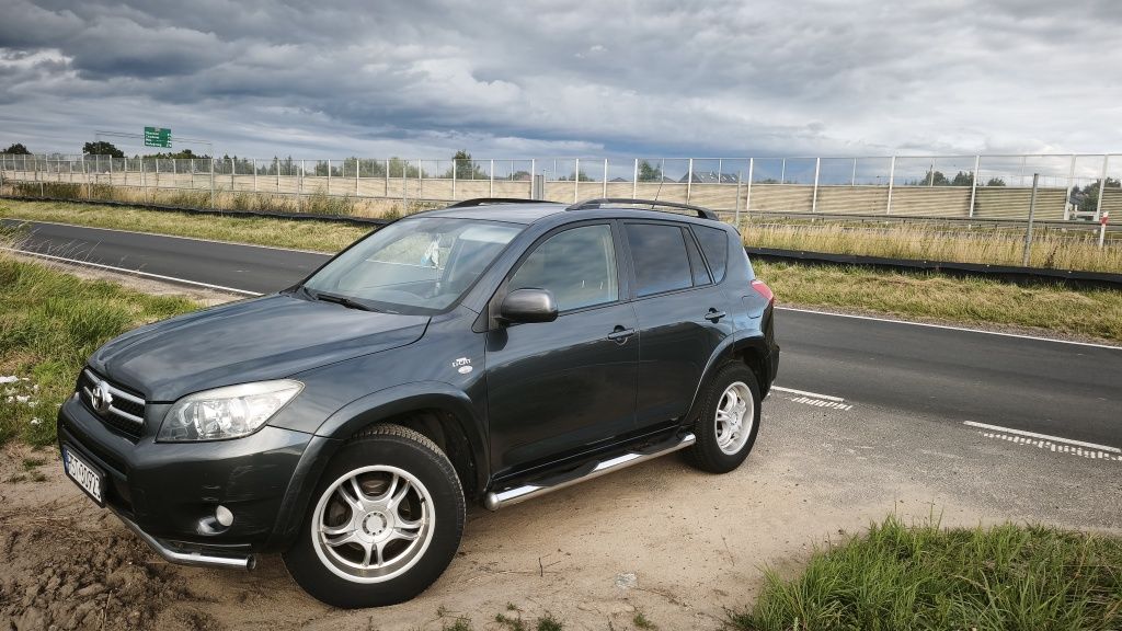 Toyota RAV4 2.2 D-CAT 177 KM | 4x4 | Tempomat |