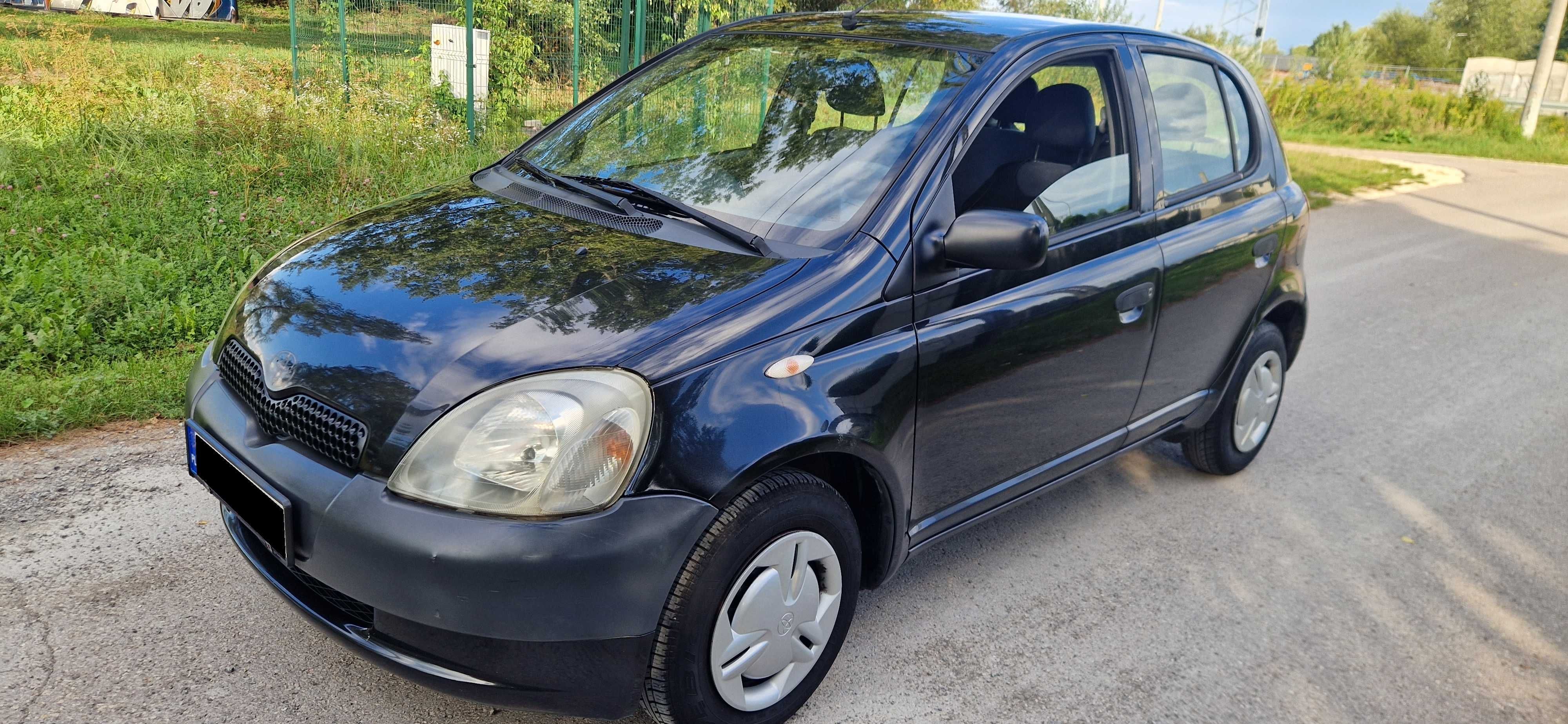 Toyota Yaris 1.0 benzyna 2001 Rok