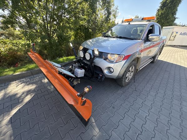 Mitsubishi l200 pług do śniegu zdrowy automat pickup odśnieżania
