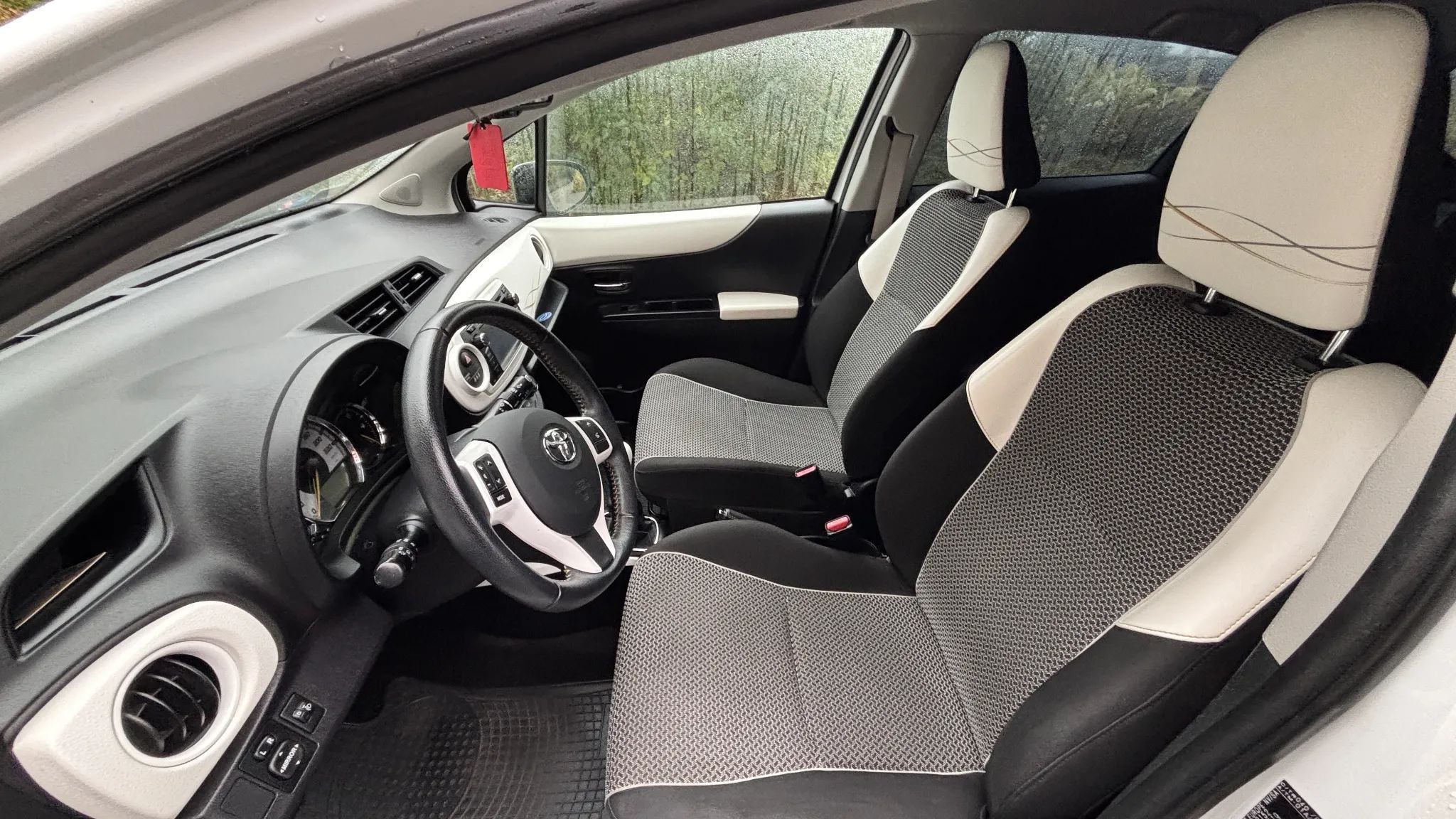 Toyota Yaris 1.3 Petrol 2013