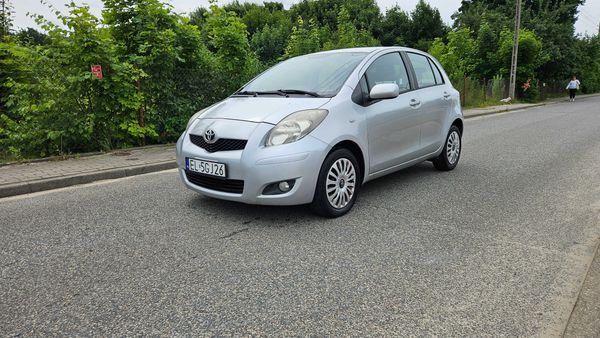 Toyota Yaris II 1.3 / 1 Właściciel / 5 Drzwi / Klima / Zadbany