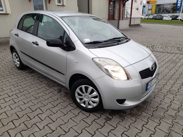 Toyota yaris 2 1.0