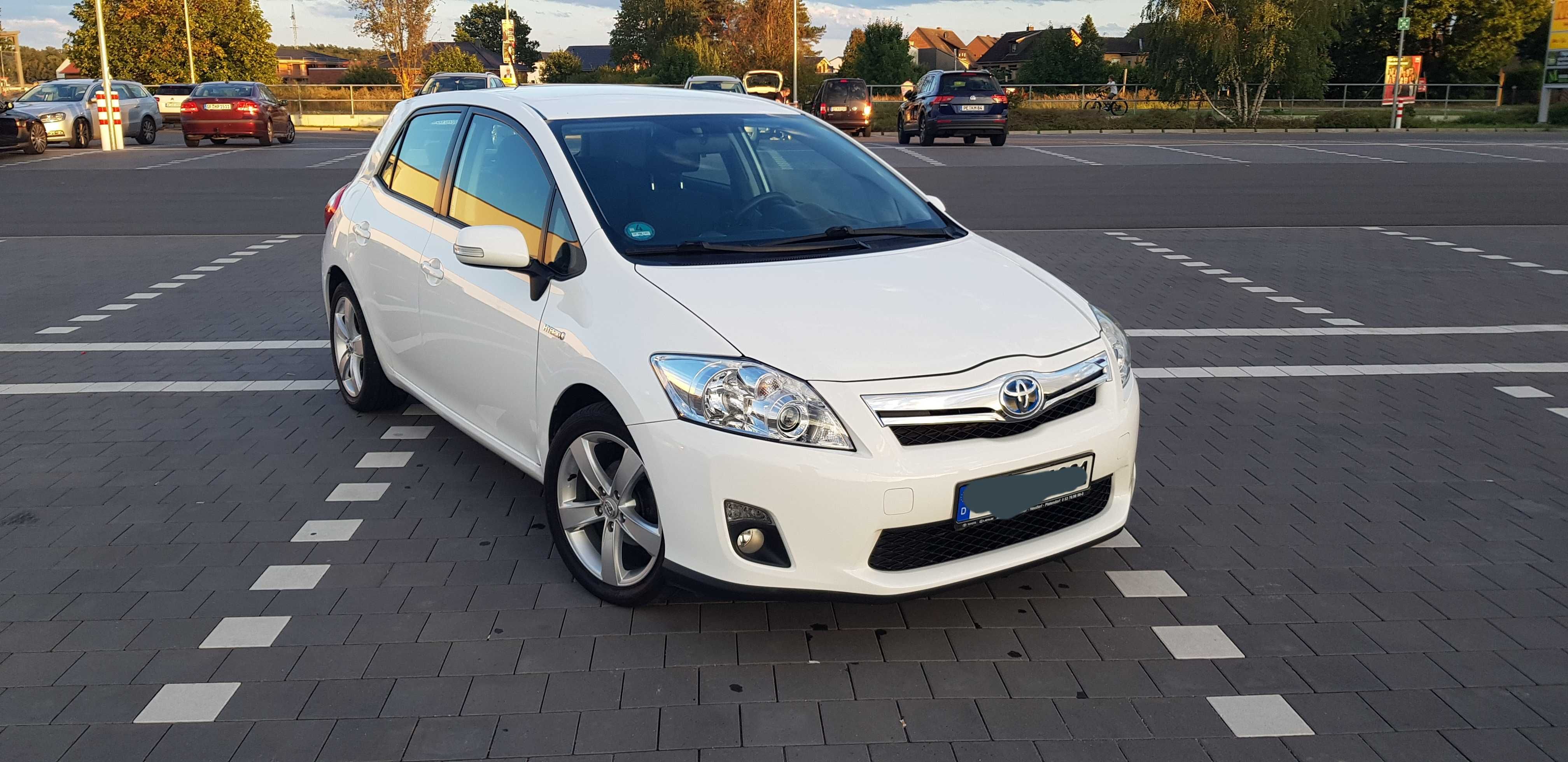 Toyota Auris 1.8 Hybrid 2011