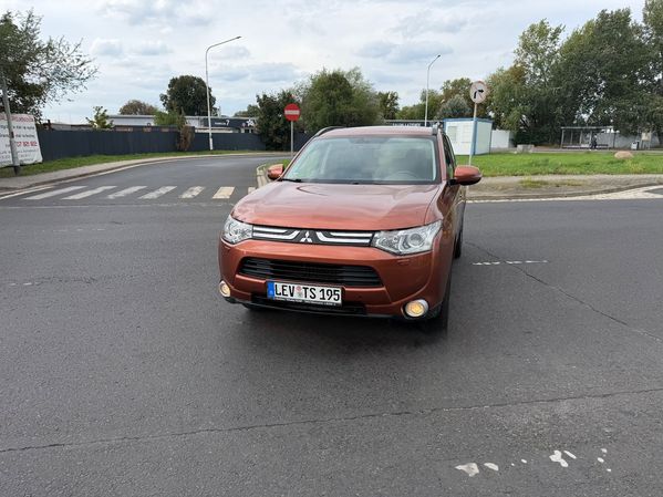 Mitsubishi Outlander Mitsubishi Outlander 2.2 DID Intense+4WD 7miejsc hak