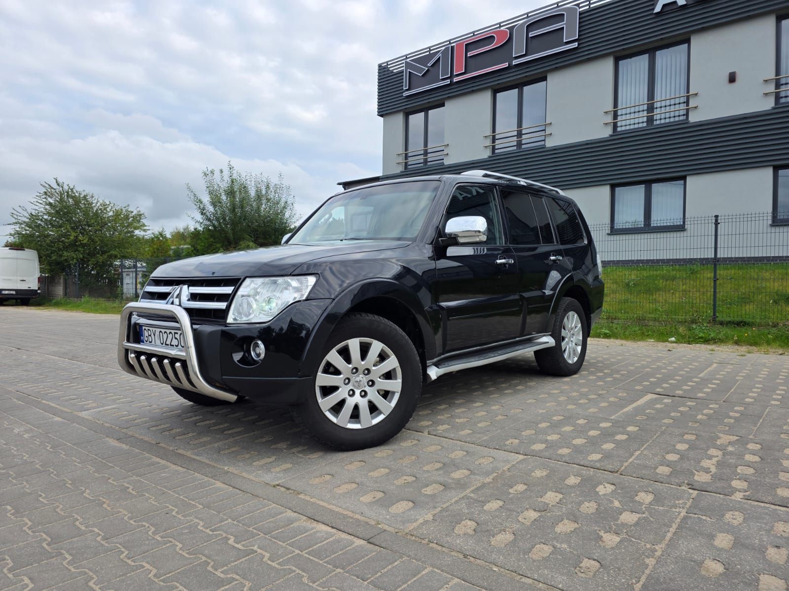 Mitsubishi Pajero Automat/4×4/7 osobowy/zdrowa rama