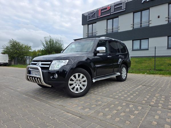 Mitsubishi Pajero Automat/4×4/7 osobowy/zdrowa rama
