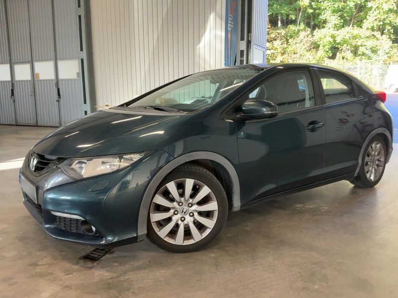Honda Civic 1.8 i-VTEC Sport