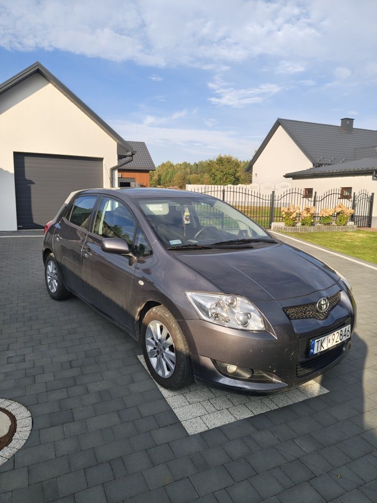 Toyota Auris 2007/1.6 benzyna 124km/książka serwisowa/świeże OC/Carplay/ 2 komplety alufelg/ hak