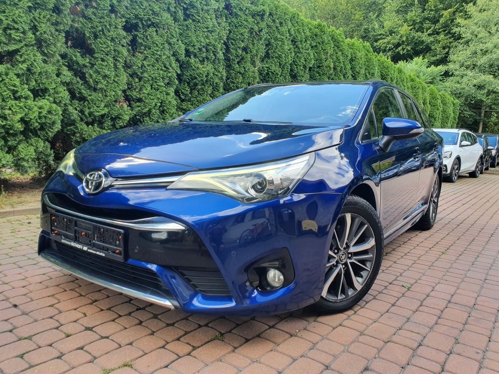 Toyota Avensia 2.0 D-4D Navi Panorama Camera Low Mileage