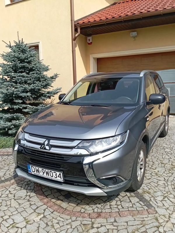 Mitsubishi Outlander Mitsubishi Outlander 2.0 2WD z polskiego salonu