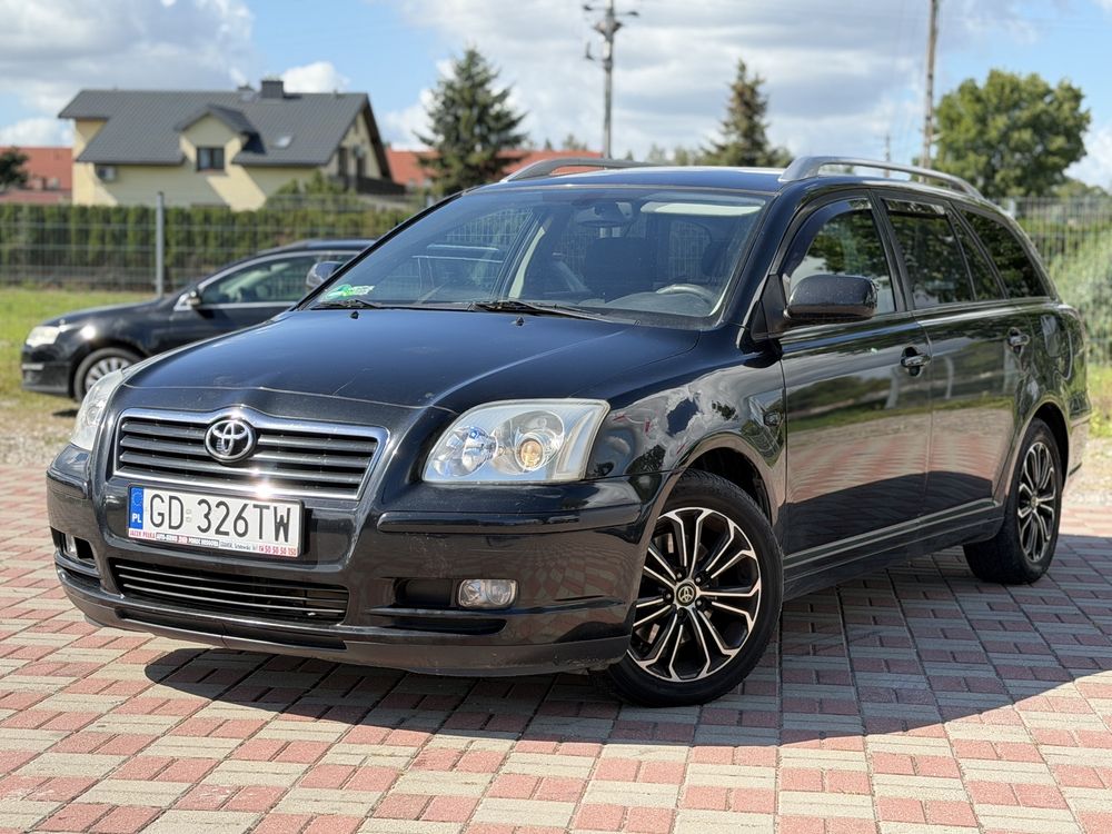Toyota Avensis 2005 • 2.0 Petrol • Air Conditioning • Beautiful Alloy Wheels • Well Kept • Bargain !