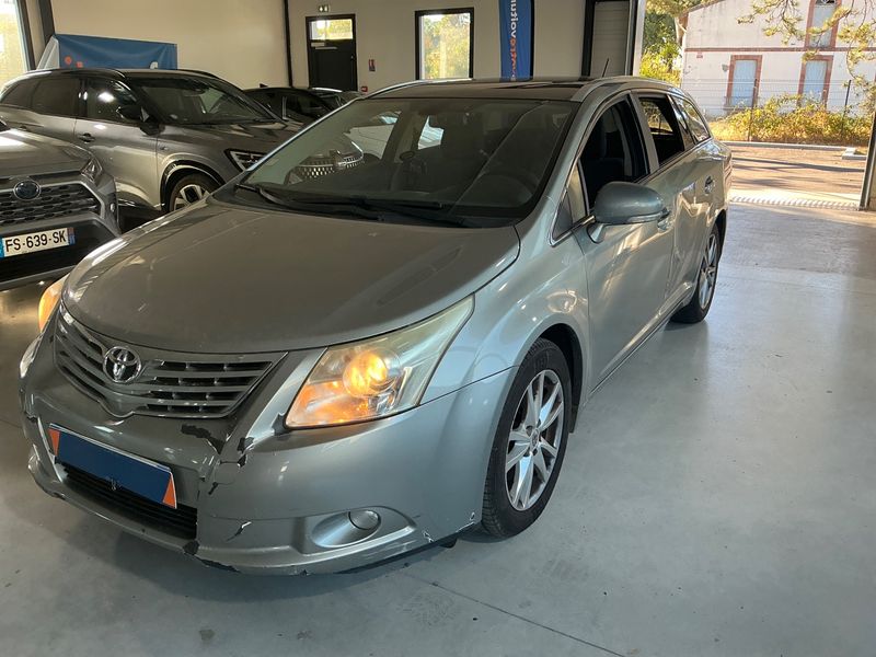 Toyota Avensis 2.2 D-4D Lounge