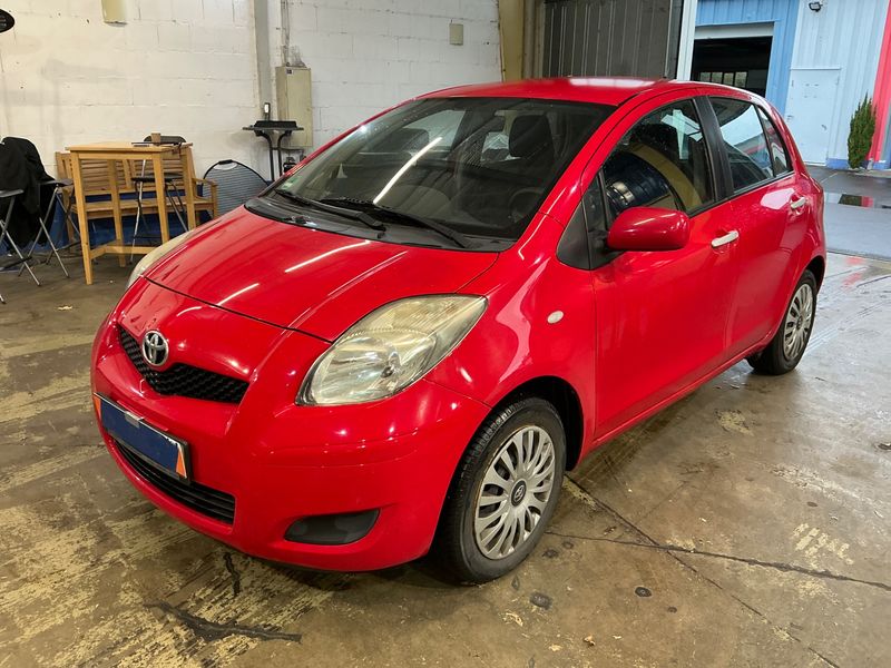 Toyota Yaris 1.0 VVT-i Cool Edition
