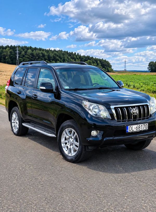 Toyota Land Cruiser from showroom, one owner. Used by a woman