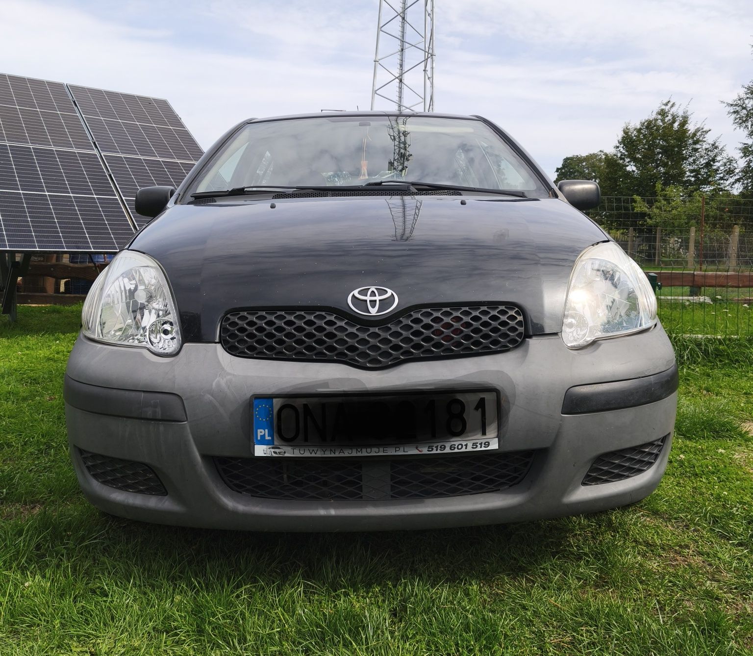 I am selling a Toyota Yaris I