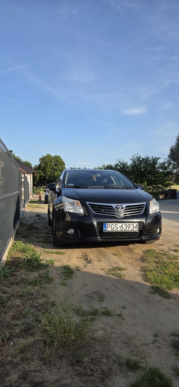 Toyota Avensis (T27)