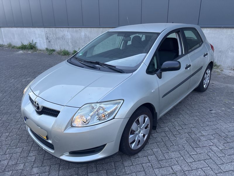Toyota Auris 1.4 Terra
