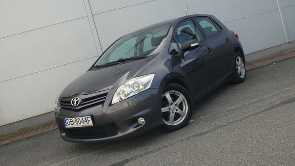 Toyota Auris 1.4 D-4D 2011