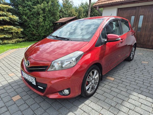 Toyota Yaris 1,3 BENZ, REZERWACJA !!! REZERWA w oryginale zdrowa bez korozji kamera