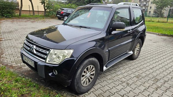 Mitsubishi Pajero 2010 3-drzwiowy. UNIKAT! 3.5 V6 4x4 SuperSelect 189KM Pb95+LPG, drugi właściciel, 241 000 km.
