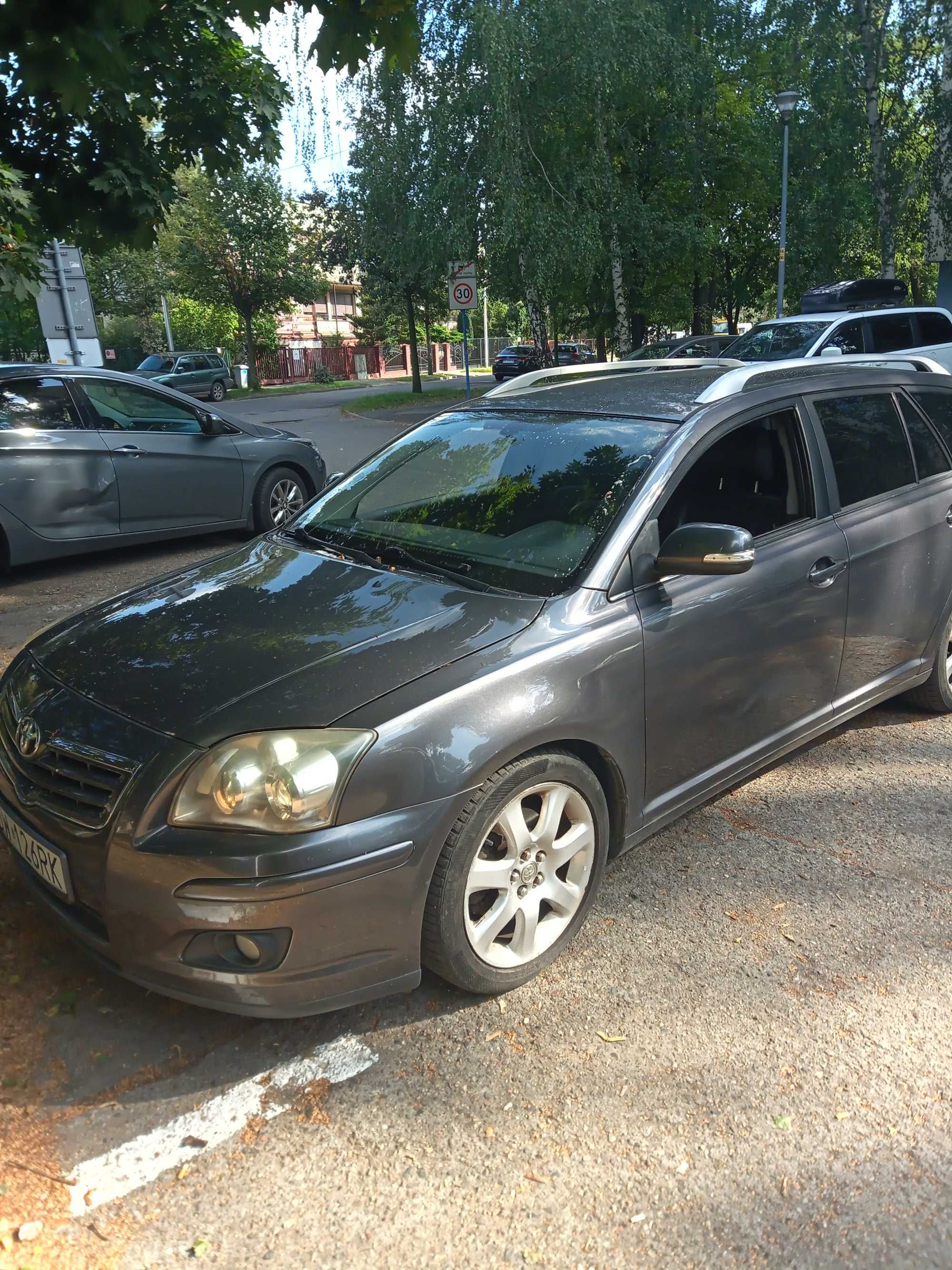 Selling Toyota Avensis Kombi 2008.