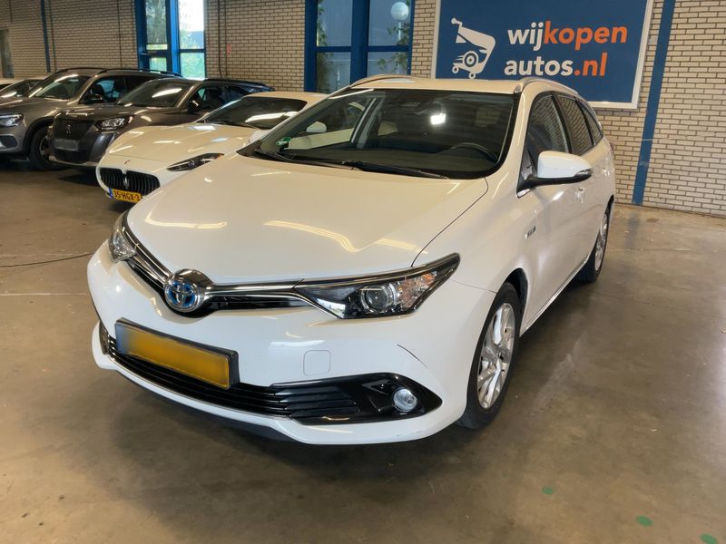 Toyota Auris Touring Sports 1.8 Hybrid Black Edition
