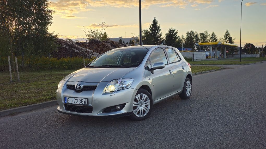 Toyota Auris 1.6 benzyna / film z prezentacji auta