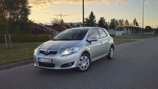 Toyota Auris 1.6 benzyna / film z prezentacji auta