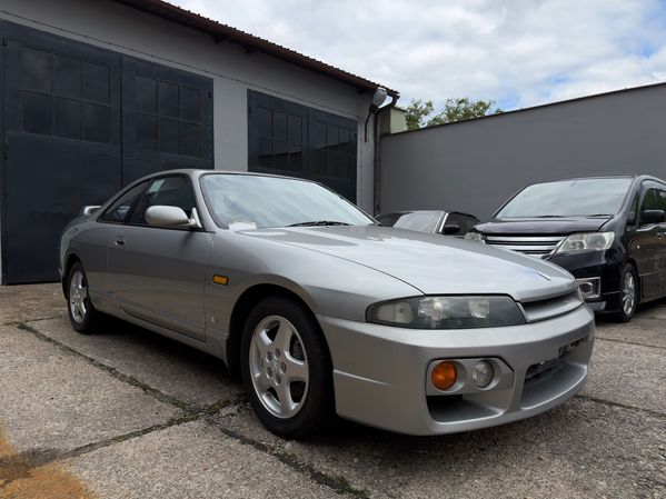Nissan Skyline 2.5 Petrol 1996