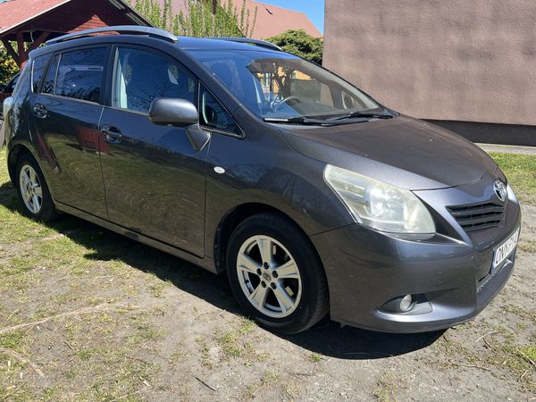 Toyota Verso great family car. Private