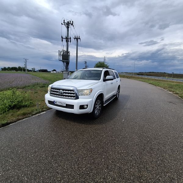 Toyota Sequoia 5.7 v8