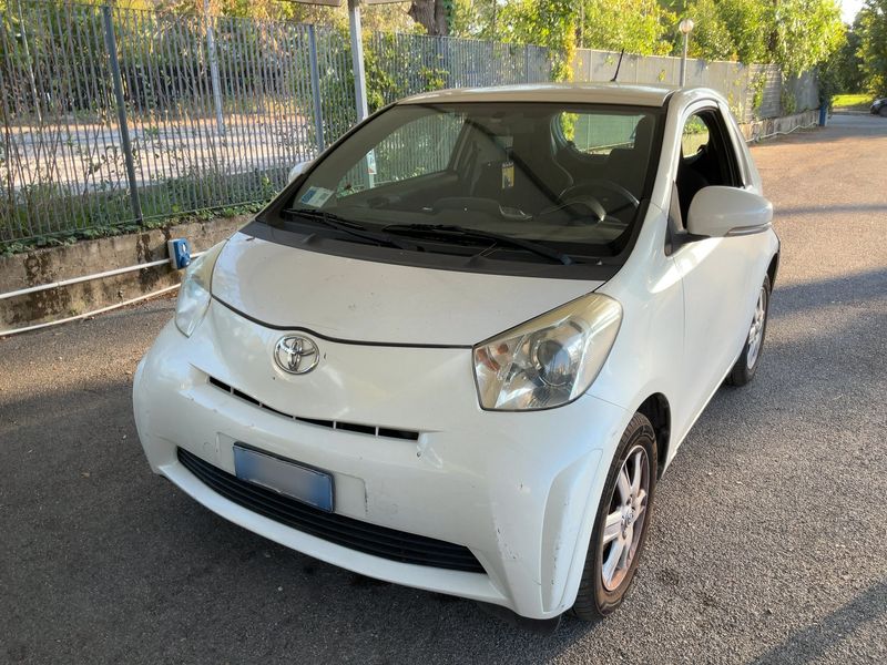 Toyota iQ 1.0 VVT-i