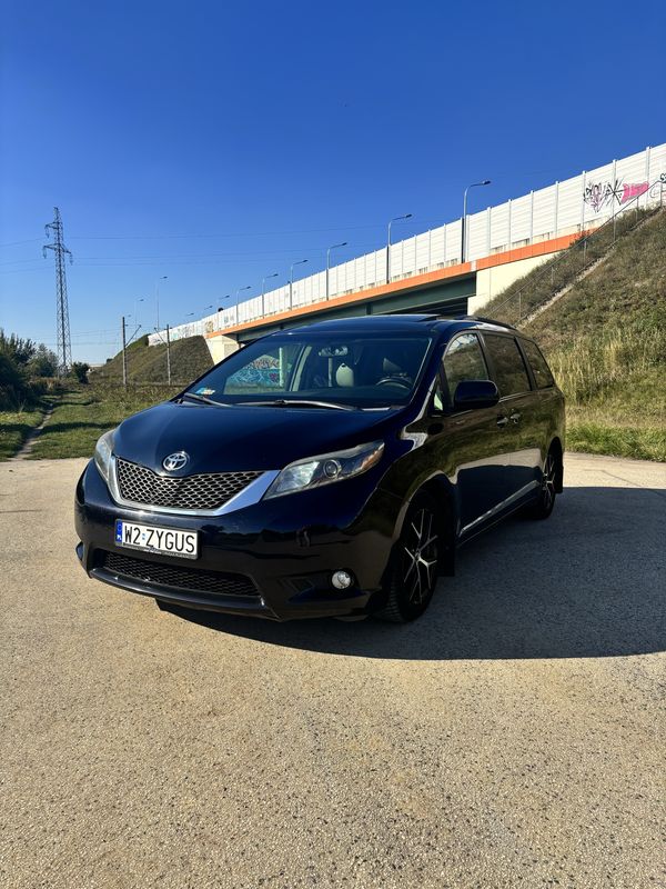 Toyota Sienna XLE 3.5 V6 LPG | 8-osobowa | 2017 r.