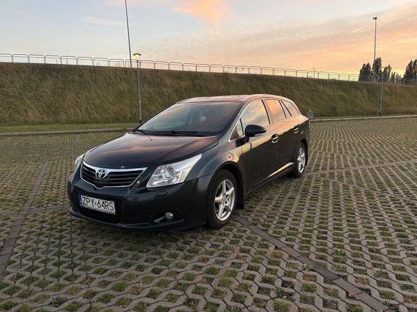 Toyota Avensis Toyota Avensis 2.0 2011r