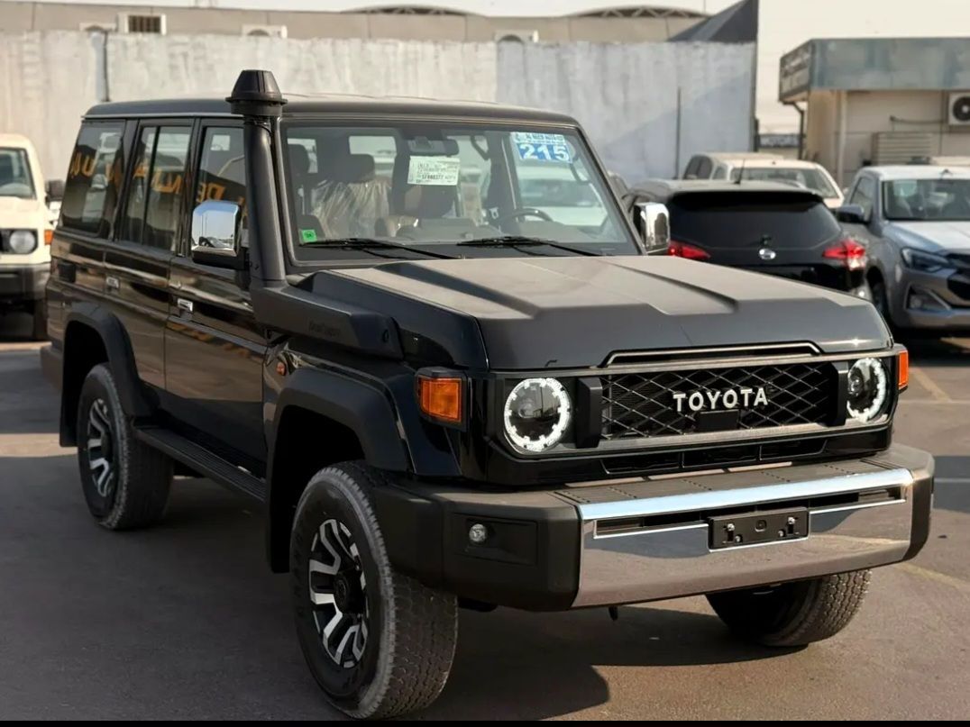 Toyota Land Cruiser Model 76 Silnik Diesel 2.8 lub 4.0 Benzyna