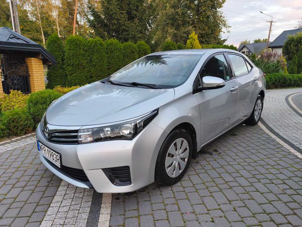 Toyota Corolla 2016 r benzyna Salon Pl 106 tys przebiegugu