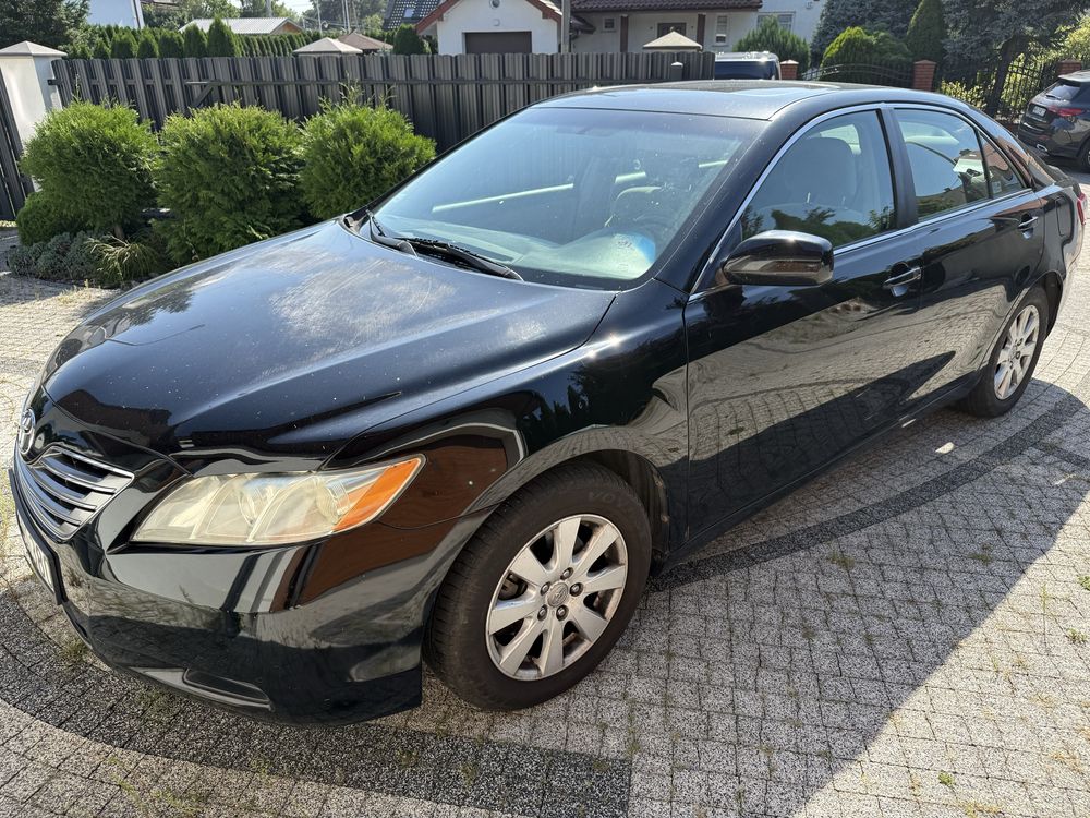 Sprzedam Toyota camry sedan hybrid