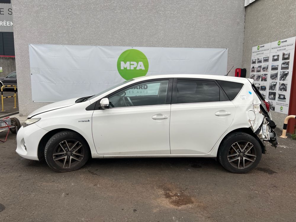 Toyota Auris 1.8 Hybrid 2015