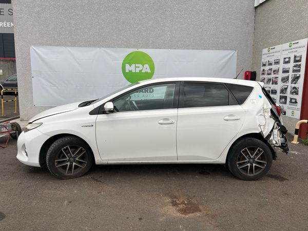 Toyota Auris 1.8 Hybrid 2015