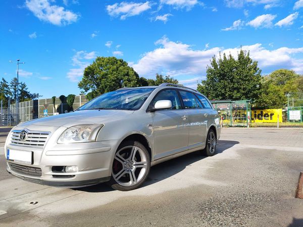 Toyota Avensis T25 2.0 Diesel D4D kombi 2005 rok