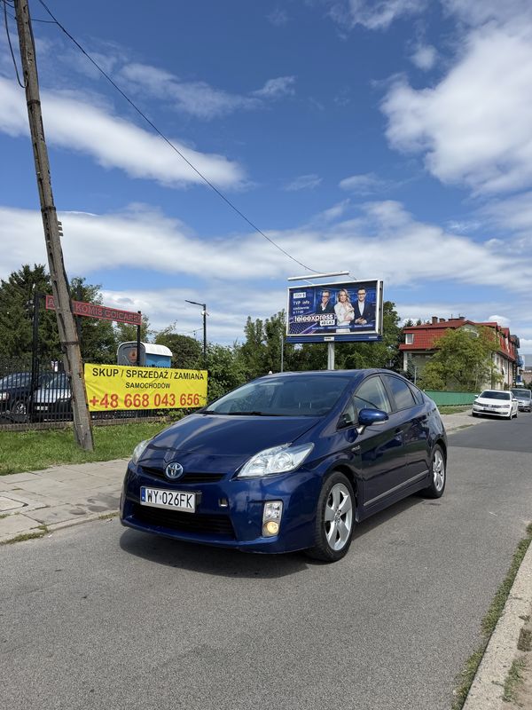 Toyota Prius/ 1.8 LPG/ Automatic/ Private